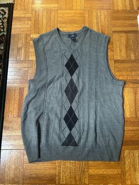 Dockers Gray Argyle V-Neck Sweater Vest